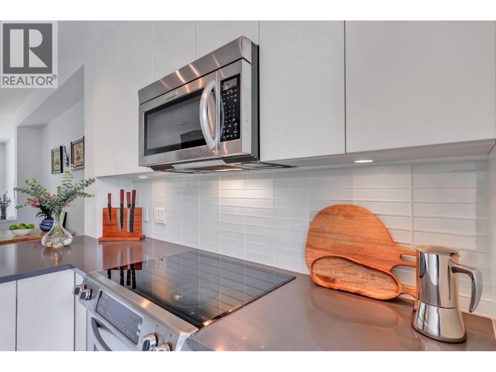 Photo 13 of 25 2358 Ranger Lane, Port Coquitlam BC