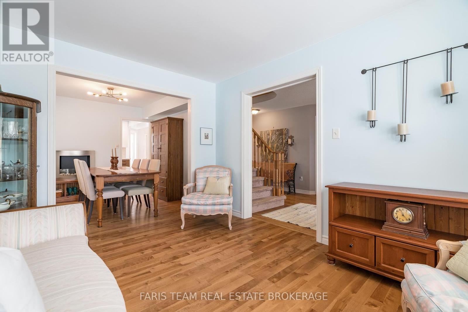 Photo 10 of 43 Dunnett Drive, Barrie ON