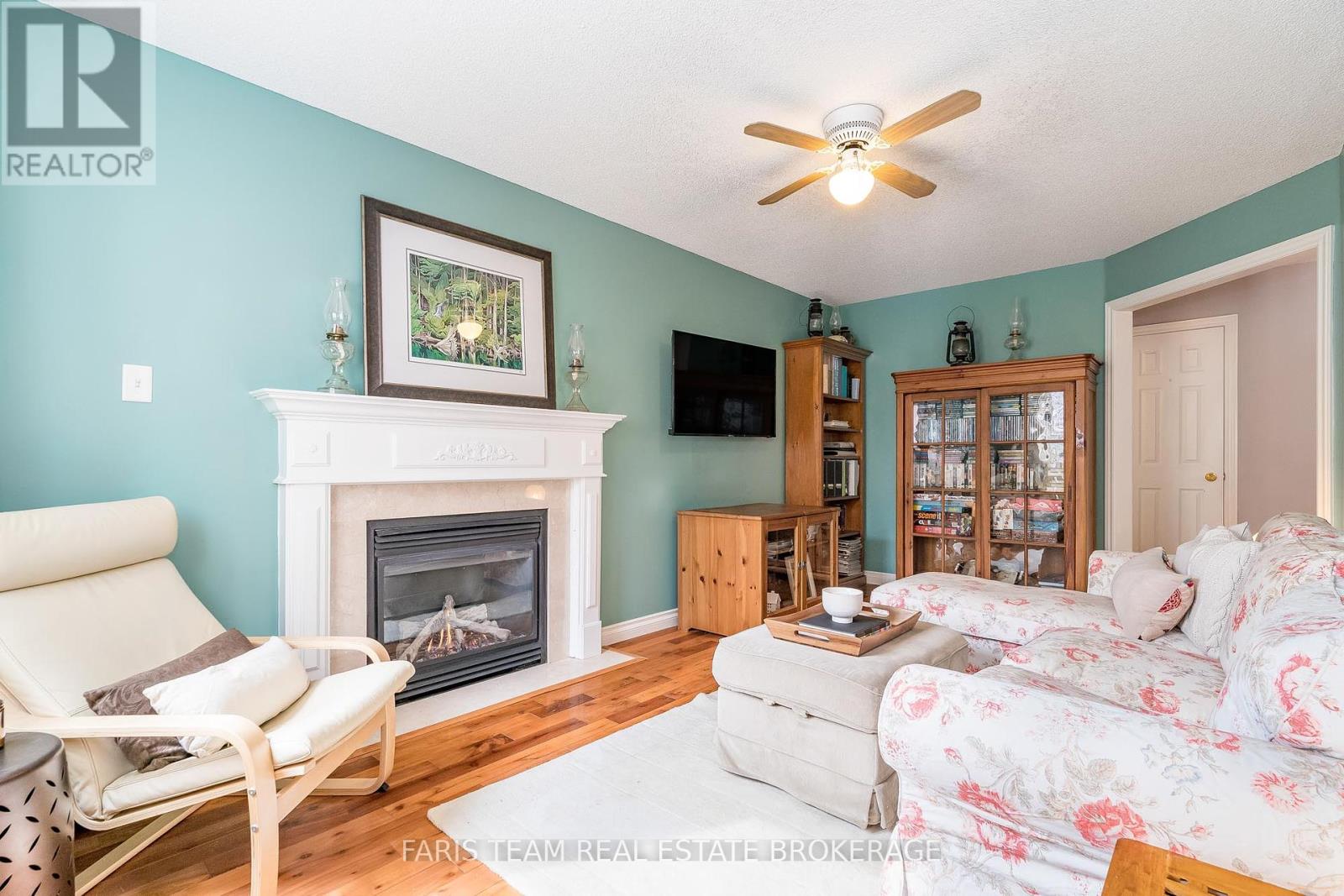Photo 13 of 43 Dunnett Drive, Barrie ON