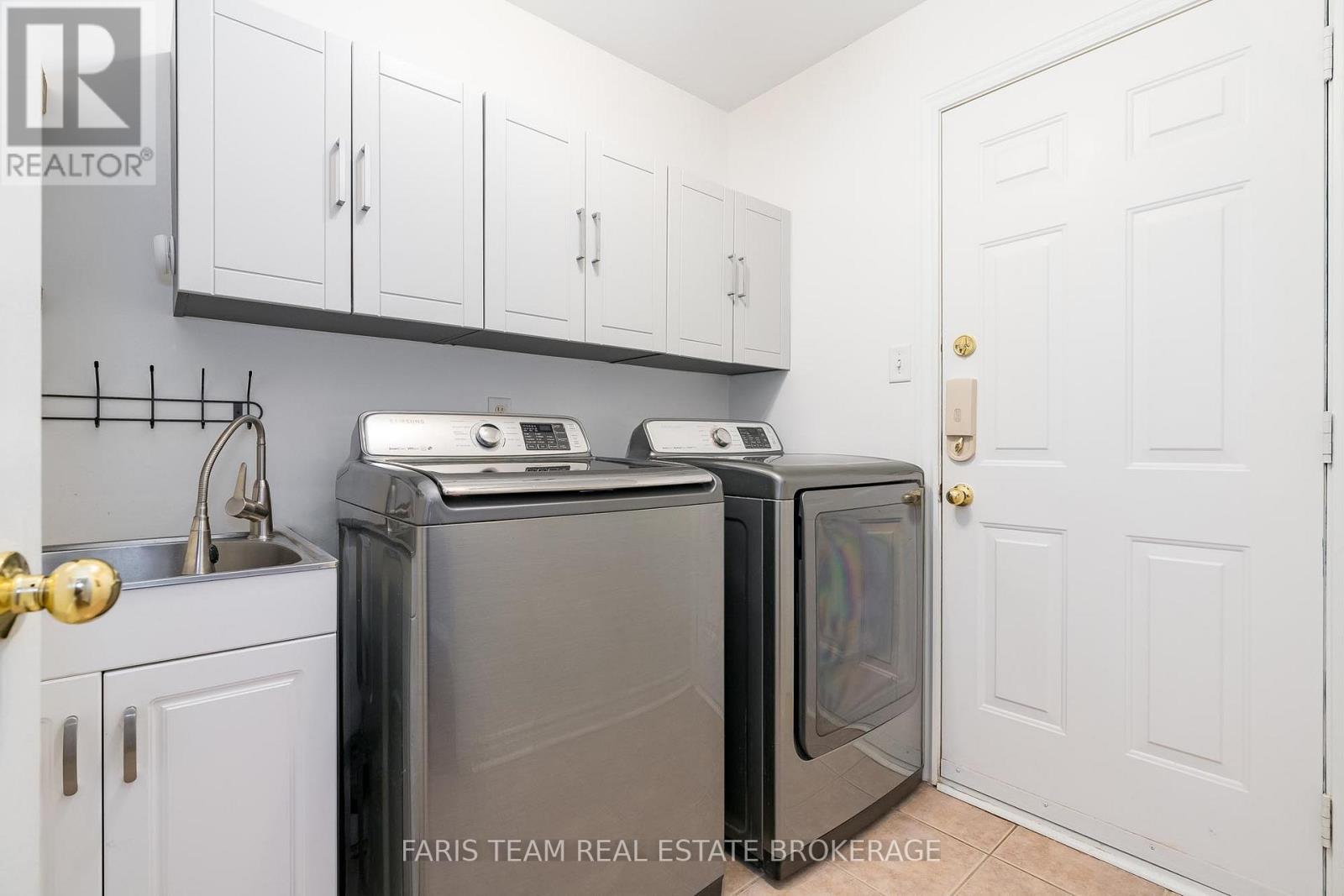 Photo 15 of 43 Dunnett Drive, Barrie ON