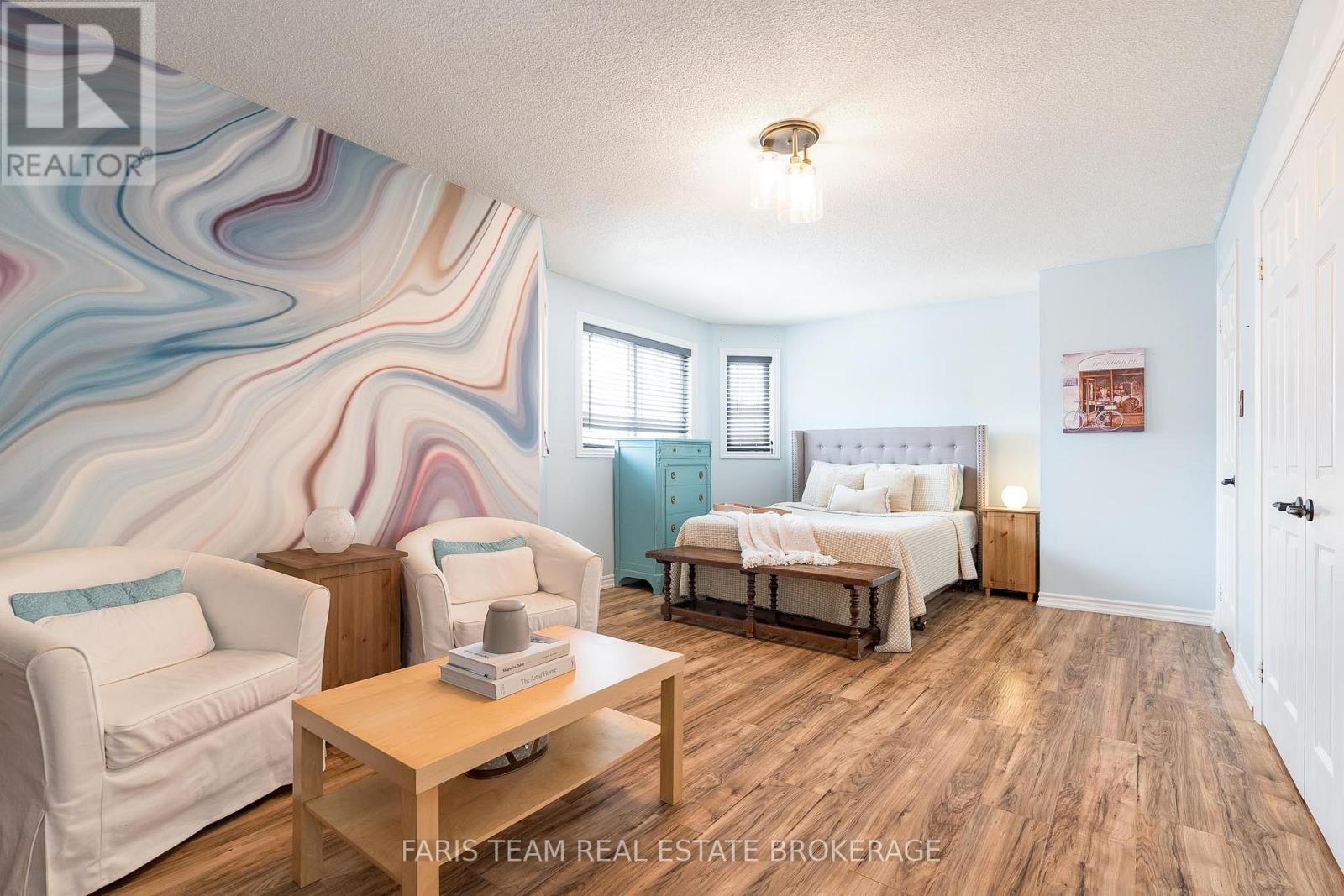 Photo 16 of 43 Dunnett Drive, Barrie ON