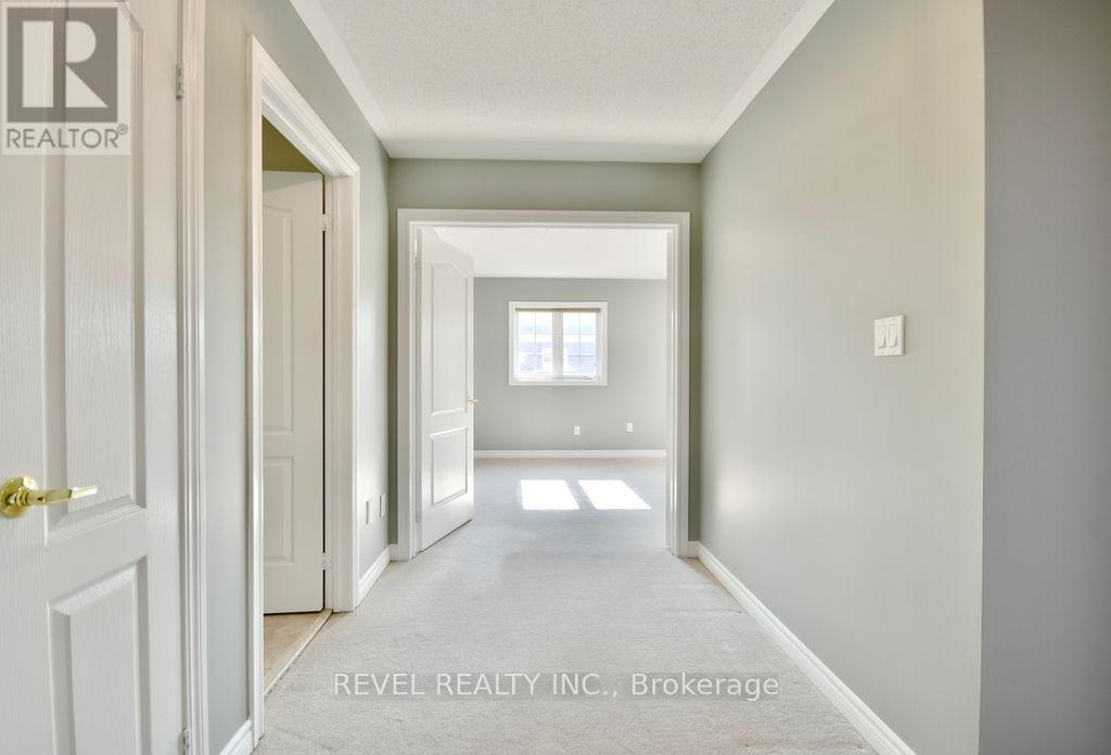 Photo 17 of 166 Succession Crescent, Barrie ON