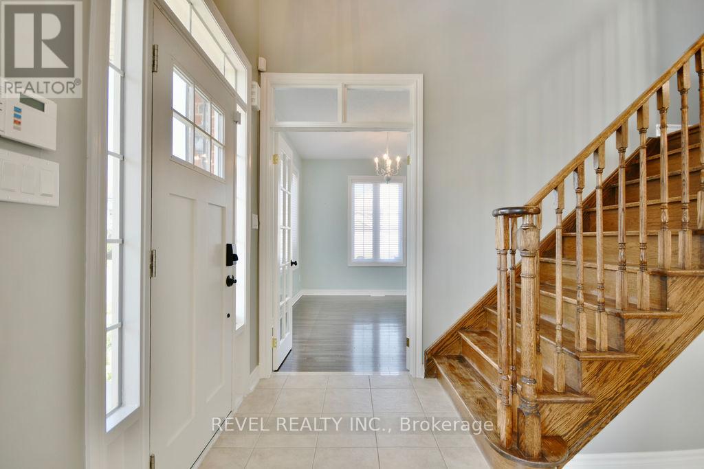 Photo 2 of 166 Succession Crescent, Barrie ON