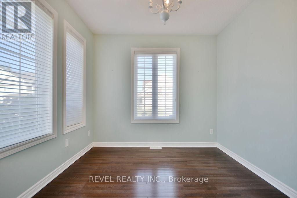 Photo 3 of 166 Succession Crescent, Barrie ON