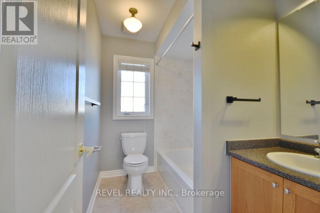 Photo 30 of 166 Succession Crescent, Barrie ON