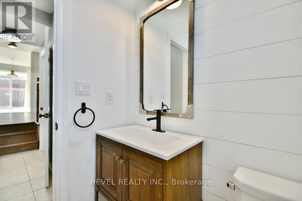 Photo 32 of 166 Succession Crescent, Barrie ON