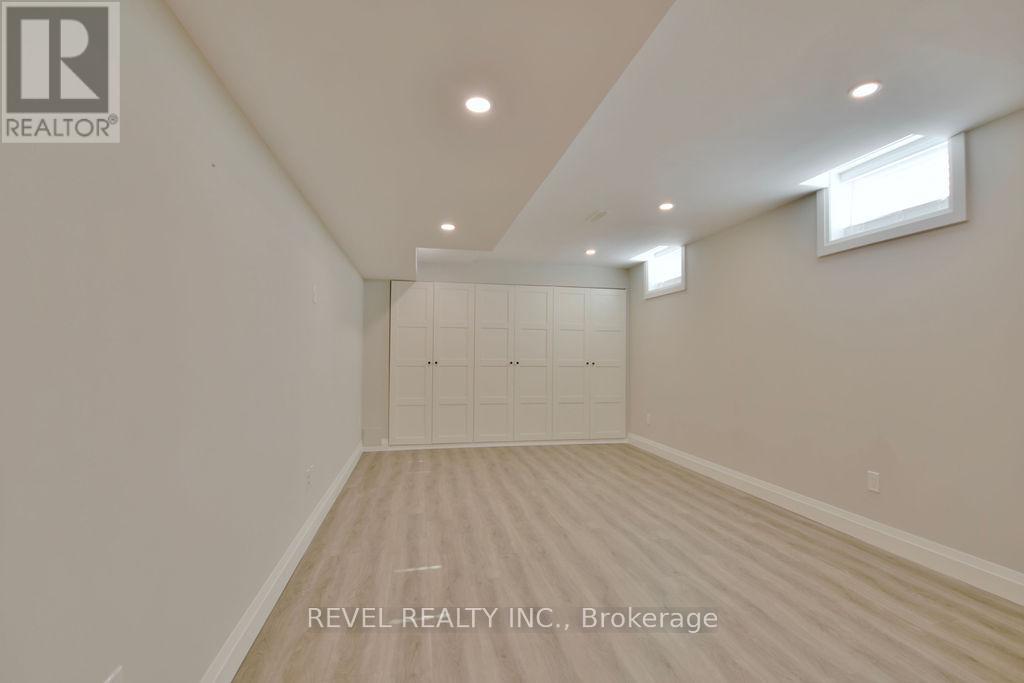 Photo 36 of 166 Succession Crescent, Barrie ON