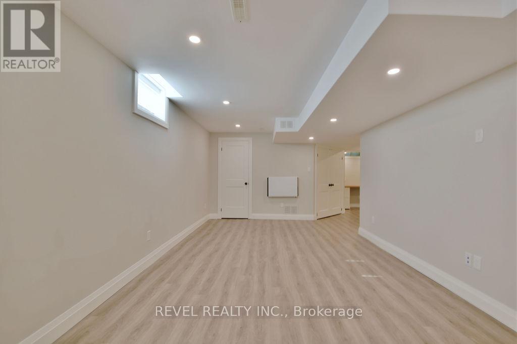 Photo 37 of 166 Succession Crescent, Barrie ON