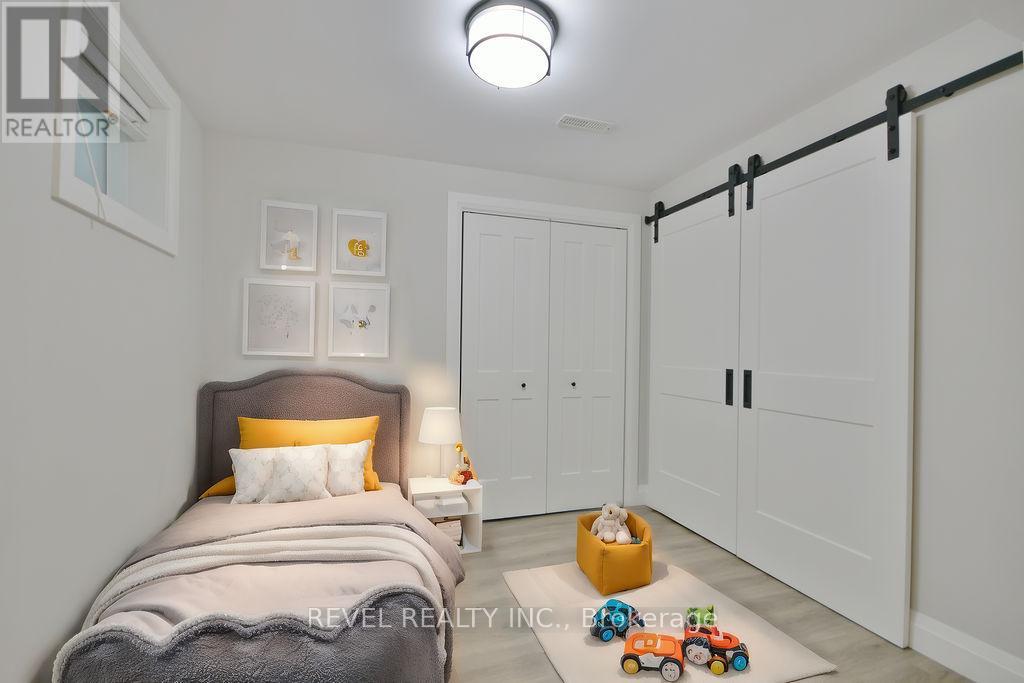 Photo 38 of 166 Succession Crescent, Barrie ON