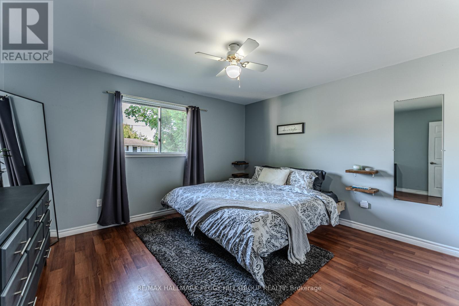 Photo 5 of 326 Mcnicoll Street, Tay ON