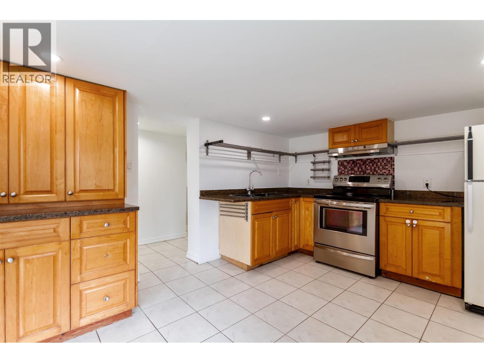 Photo 18 of 3423 E 27th Avenue, Vancouver BC