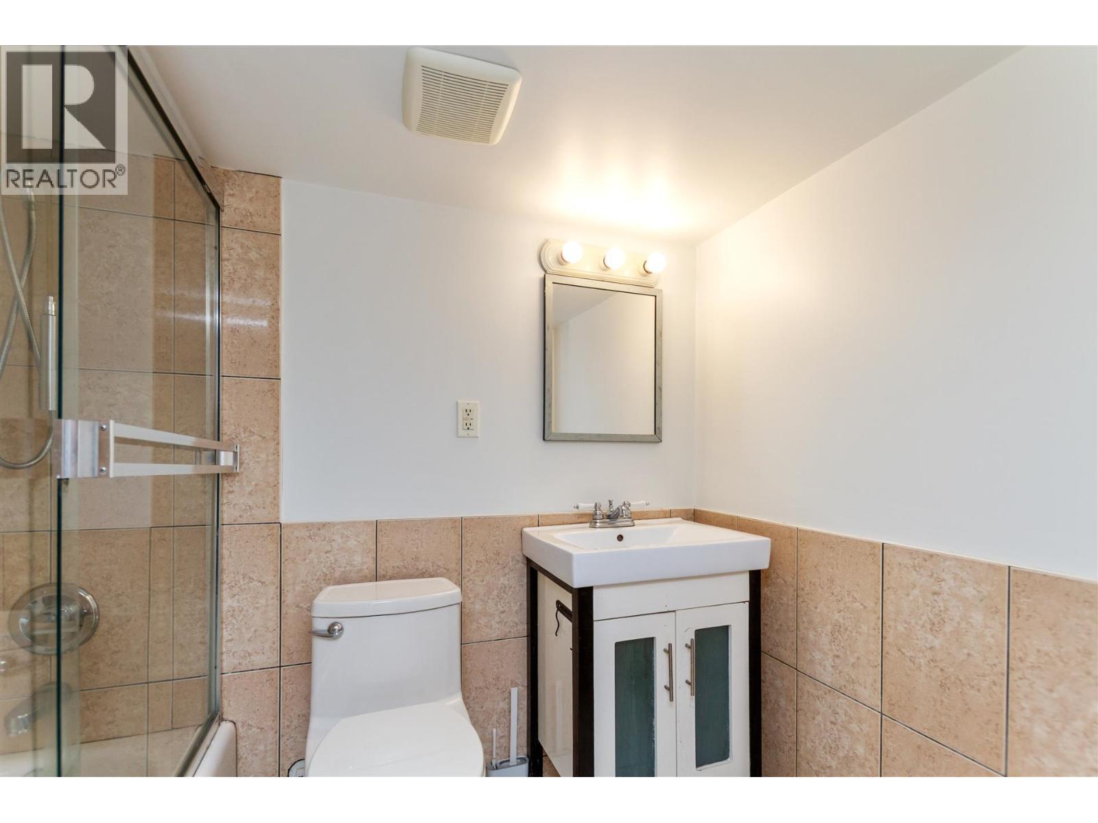 Photo 6 of 3423 E 27th Avenue, Vancouver BC