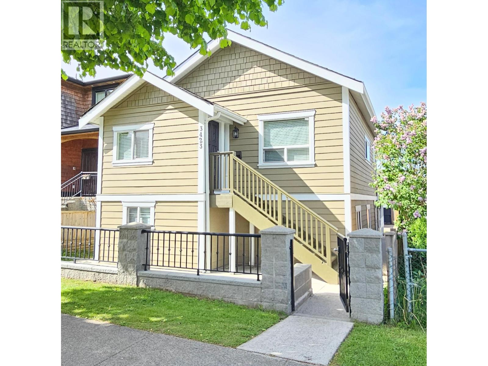 Photo 3 of 3423 E 27th Avenue, Vancouver BC