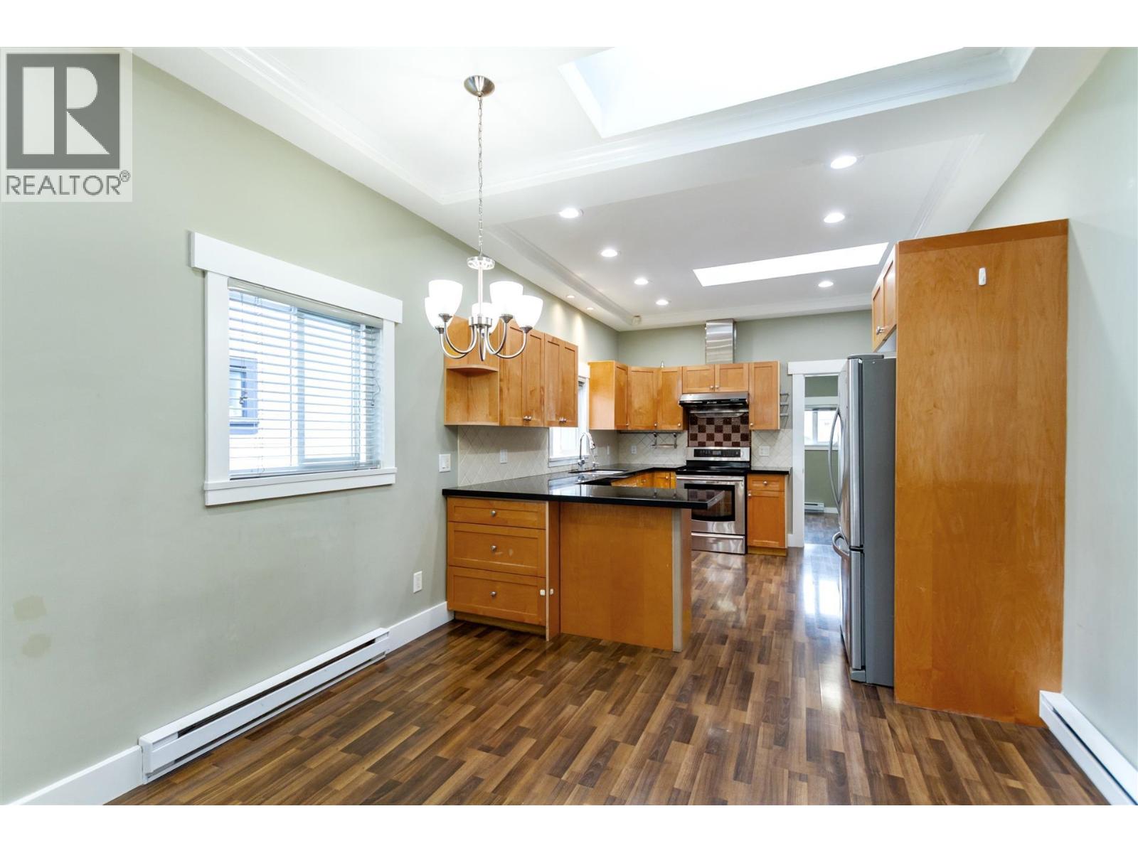 Photo 2 of 3423 E 27th Avenue, Vancouver BC
