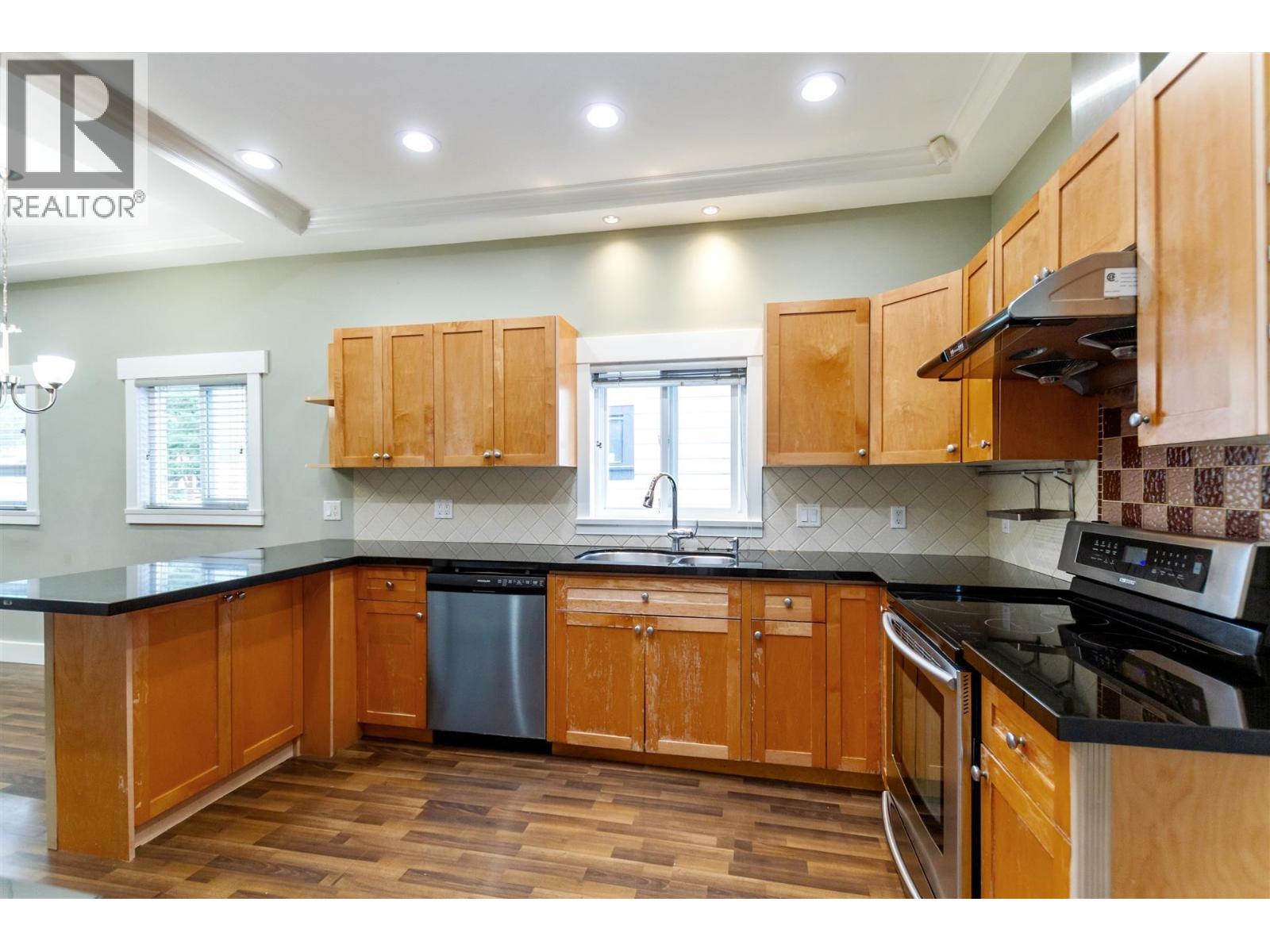 Photo 5 of 3423 E 27th Avenue, Vancouver BC