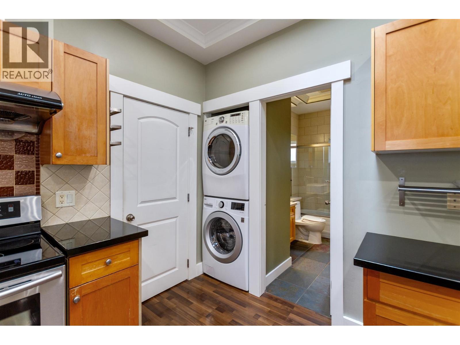 Photo 8 of 3423 E 27th Avenue, Vancouver BC
