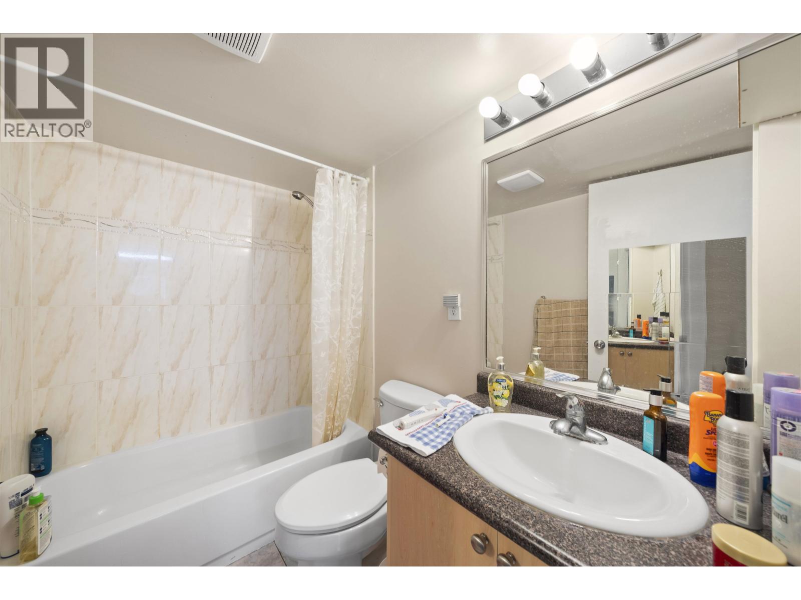 Photo 11 of 4763 Killarney Street, Vancouver BC