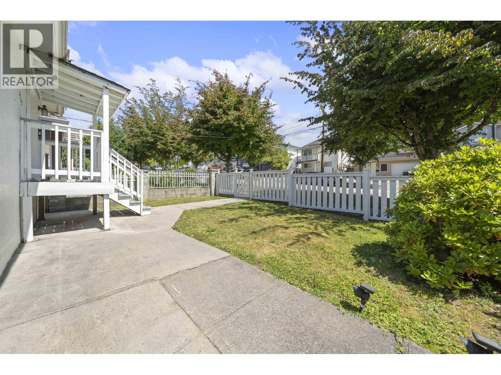Photo 5 of 4763 Killarney Street, Vancouver BC