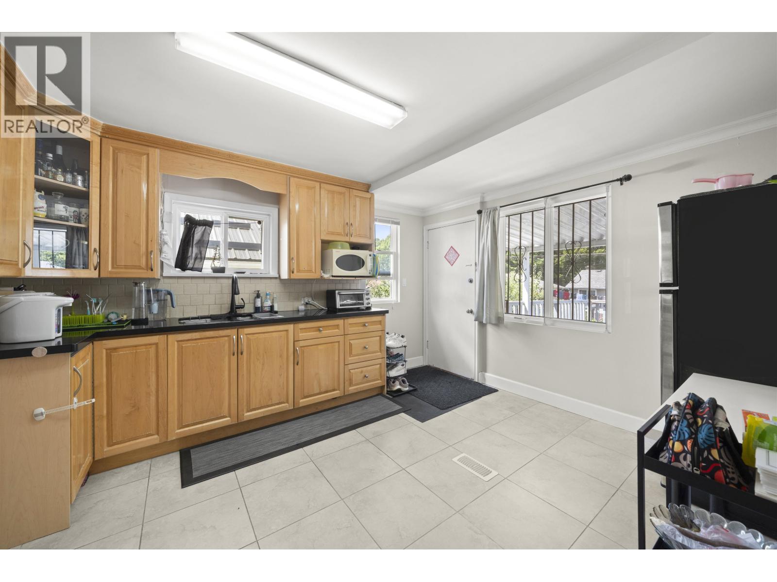 Photo 12 of 4763 Killarney Street, Vancouver BC