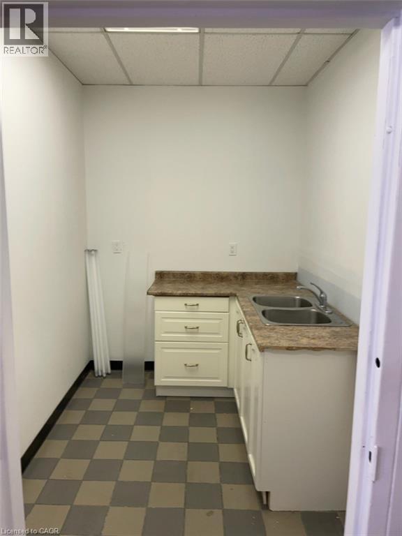 Photo 5 of 350 Kenilworth Avenue N Unit 1 B, Hamilton ON