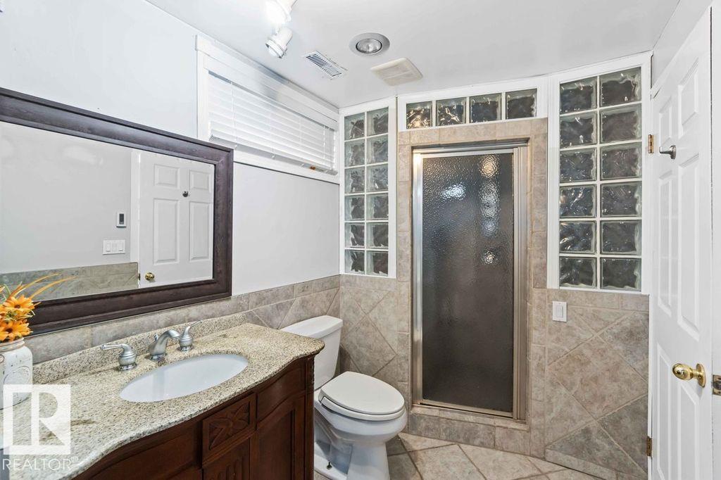 Photo 33 of 6420 146 Av Nw Nw, Edmonton AB