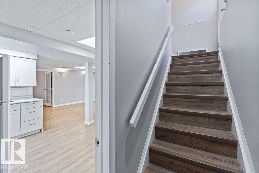 Photo 12 of 6420 146 Av Nw Nw, Edmonton AB