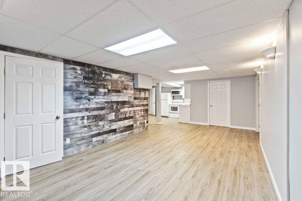 Photo 15 of 6420 146 Av Nw Nw, Edmonton AB