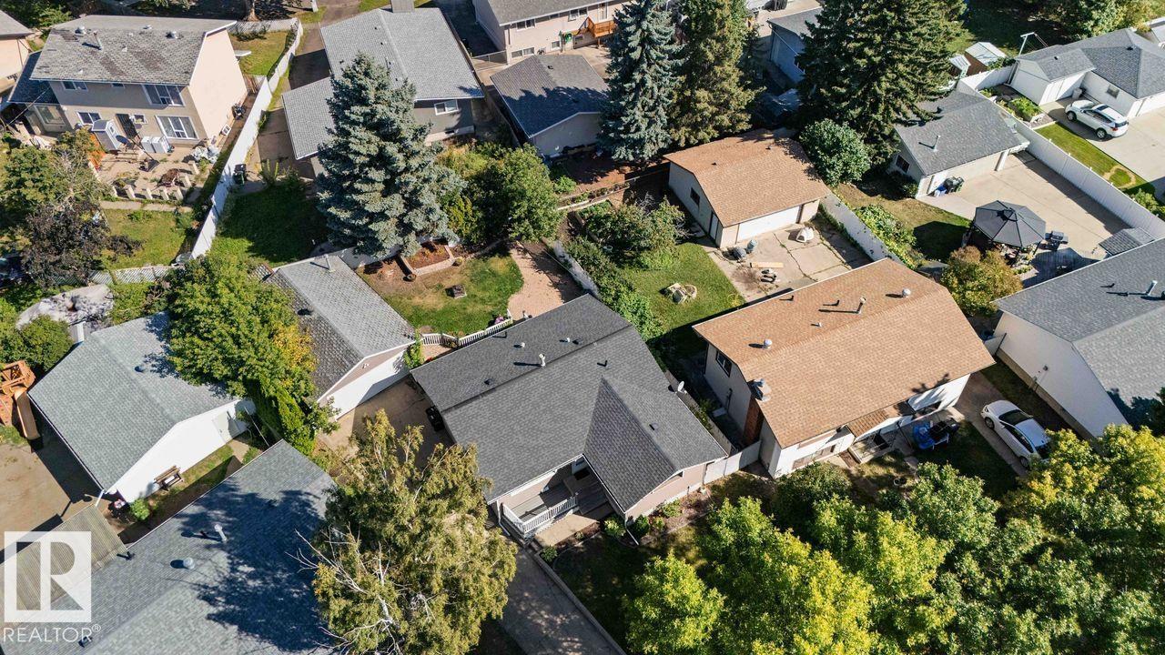 Photo 14 of 6420 146 Av Nw Nw, Edmonton AB