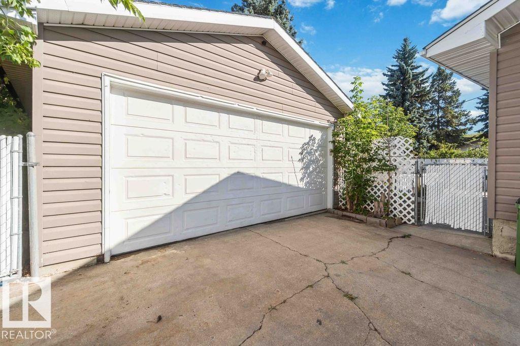 Photo 27 of 6420 146 Av Nw Nw, Edmonton AB