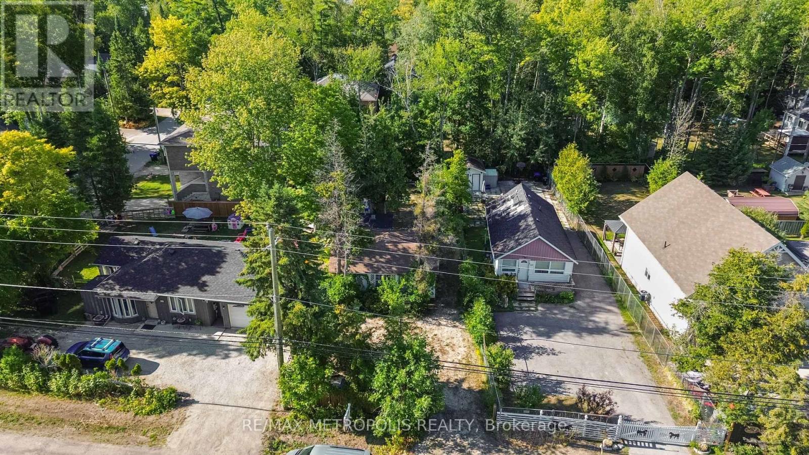 Photo 6 of 3126 Mosley Street, Wasaga Beach ON