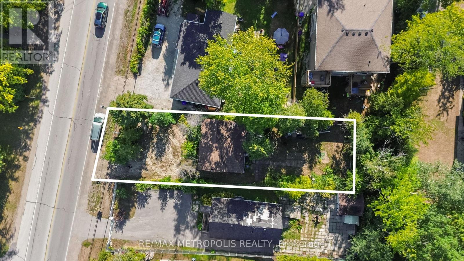 Photo 2 of 3126 Mosley Street, Wasaga Beach ON