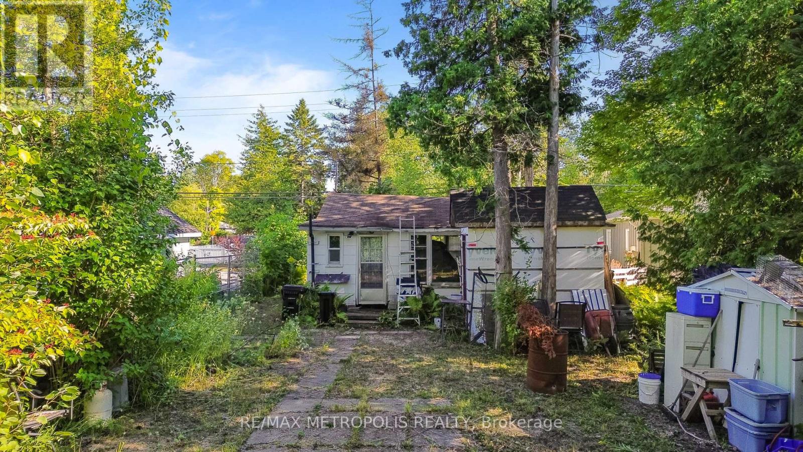 Photo 3 of 3126 Mosley Street, Wasaga Beach ON