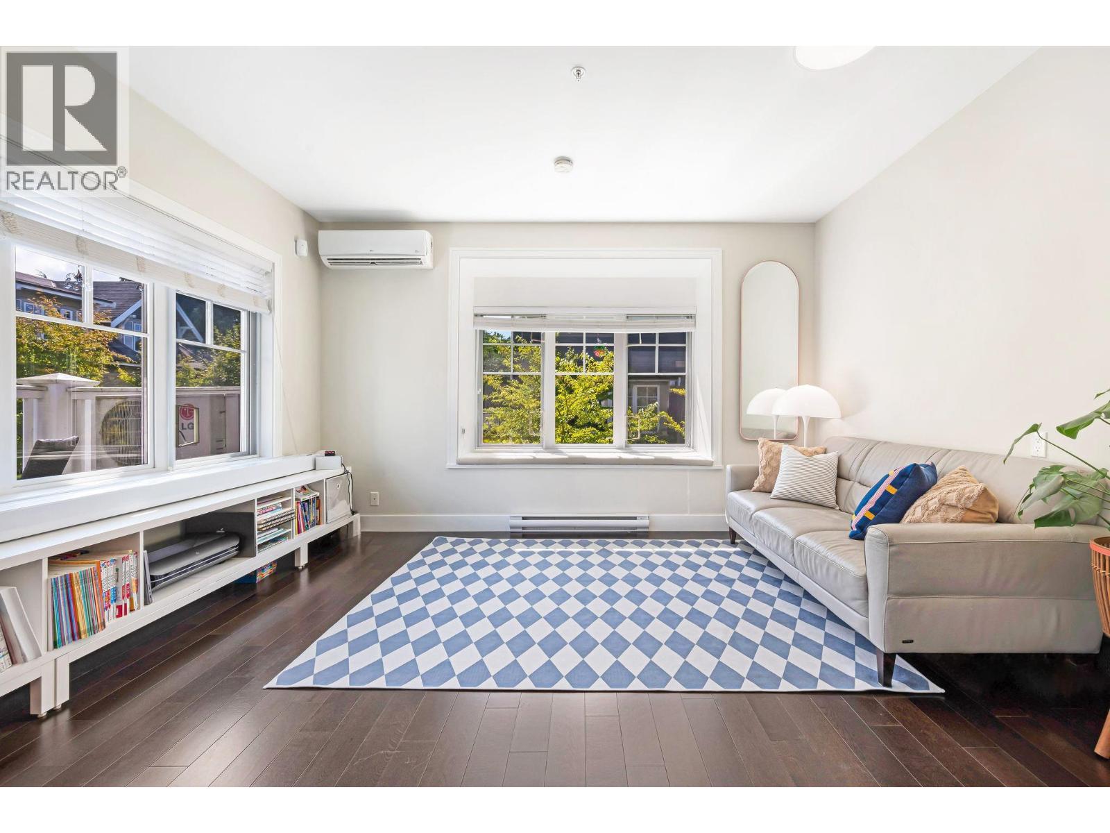 Photo 4 of 1483 Tilney Mews, Vancouver BC