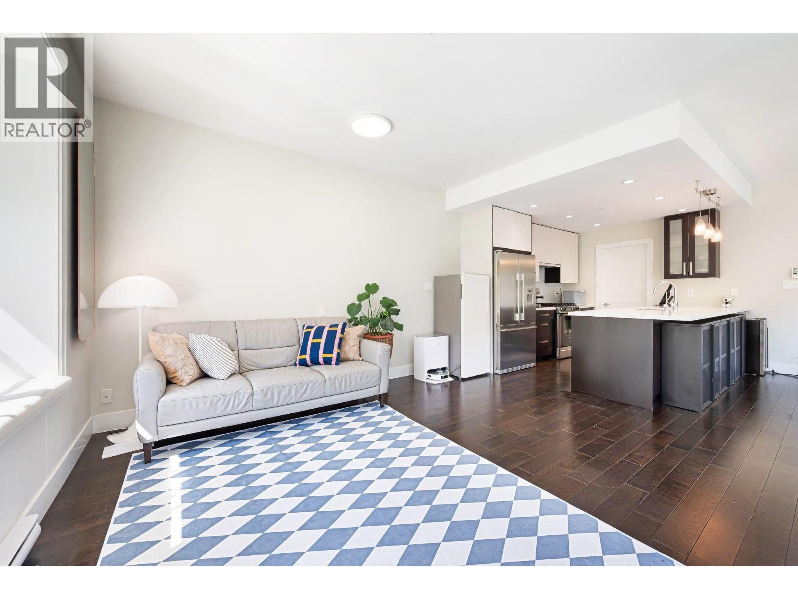 Photo 3 of 1483 Tilney Mews, Vancouver BC