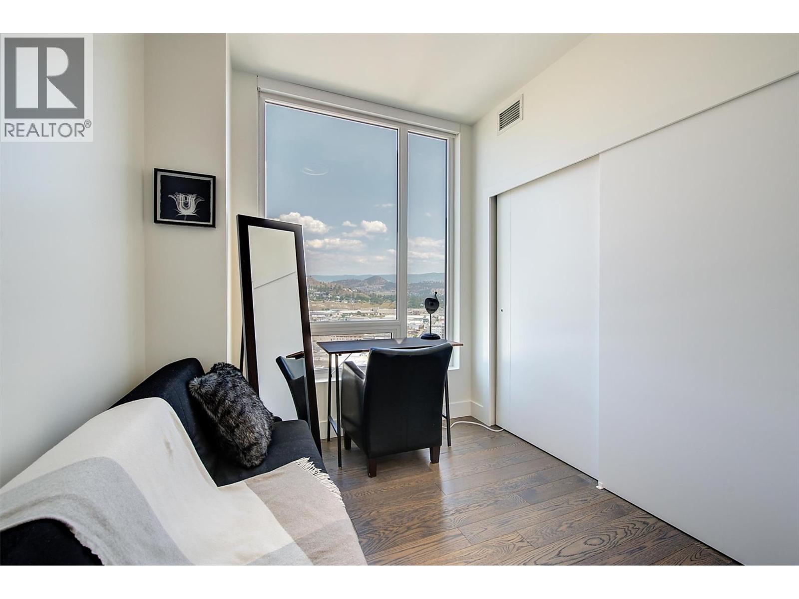 Photo 2 of 1191 Sunset Drive Unit 2006, Kelowna BC