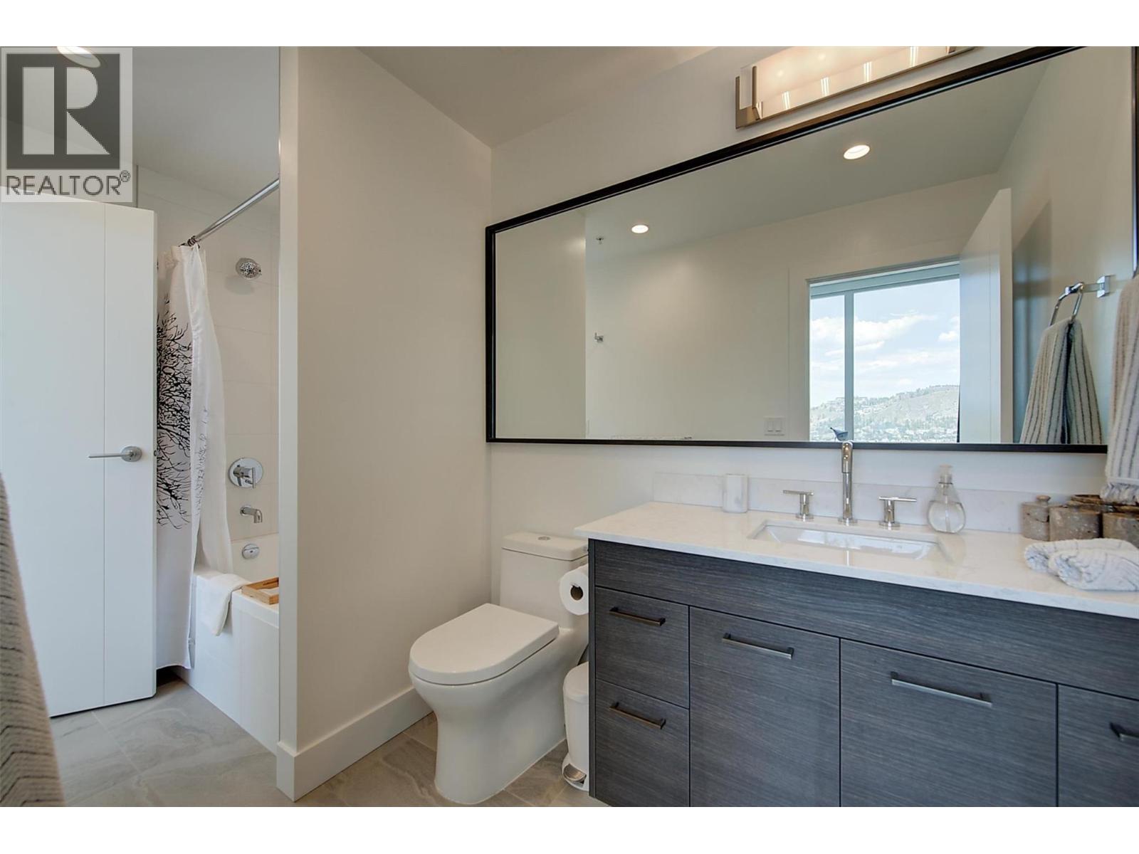 Photo 7 of 1191 Sunset Drive Unit 2006, Kelowna BC