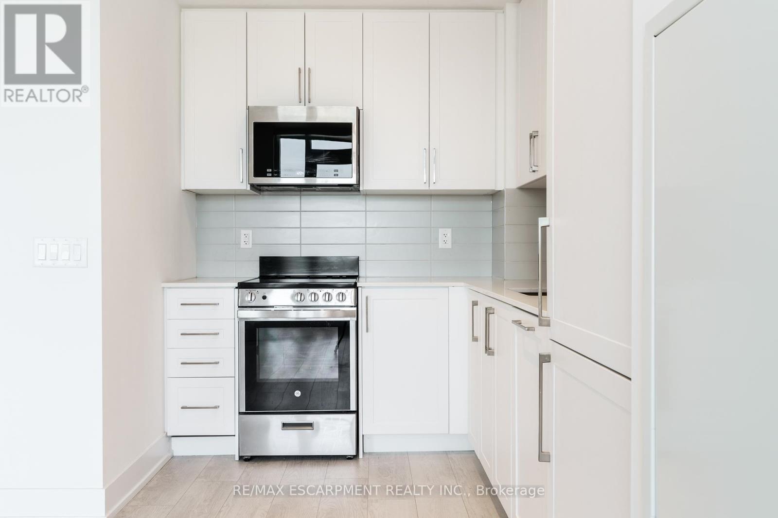 Photo 12 of 614 2450 Old Bronte Road, Oakville ON