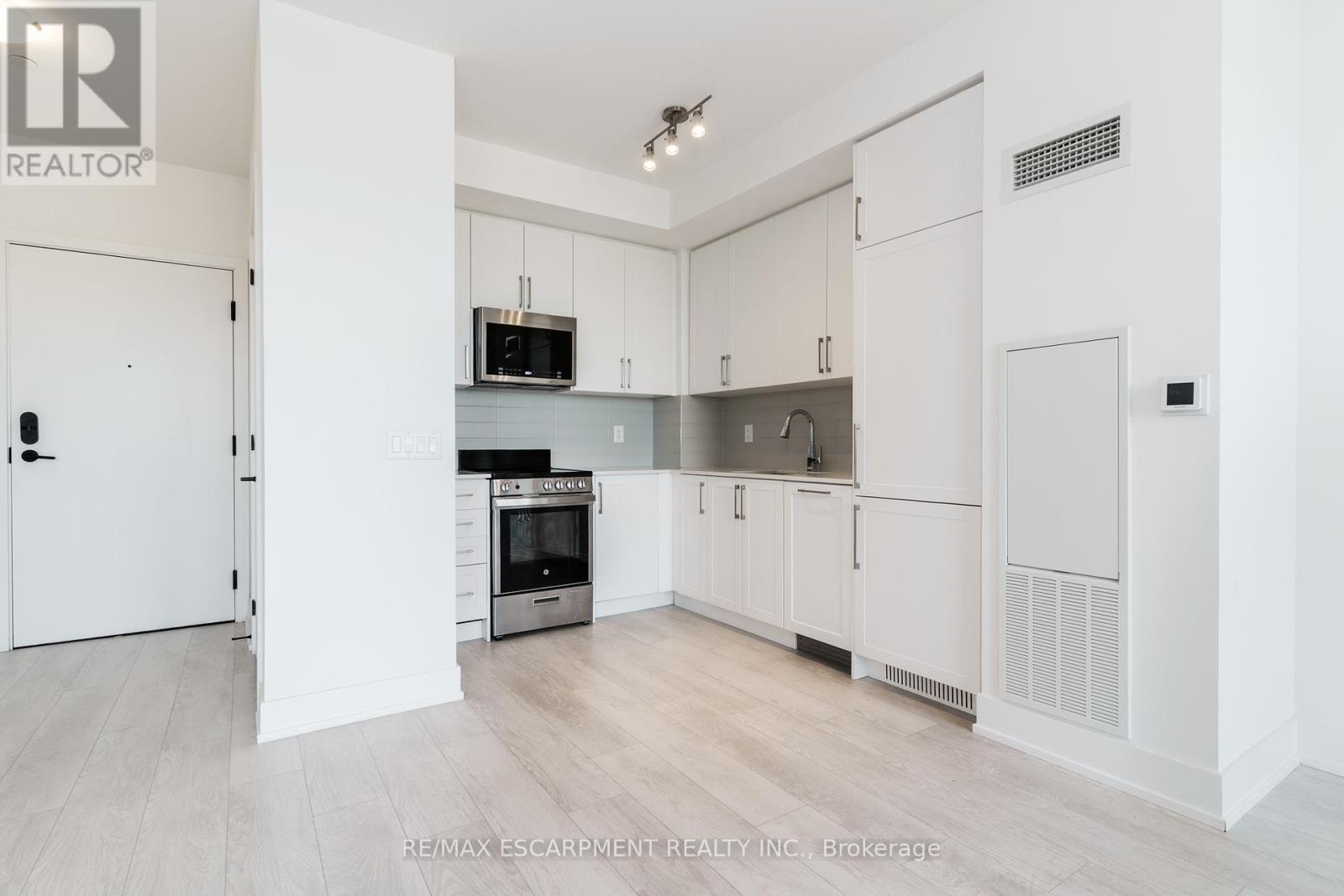 Photo 9 of 614 2450 Old Bronte Road, Oakville ON