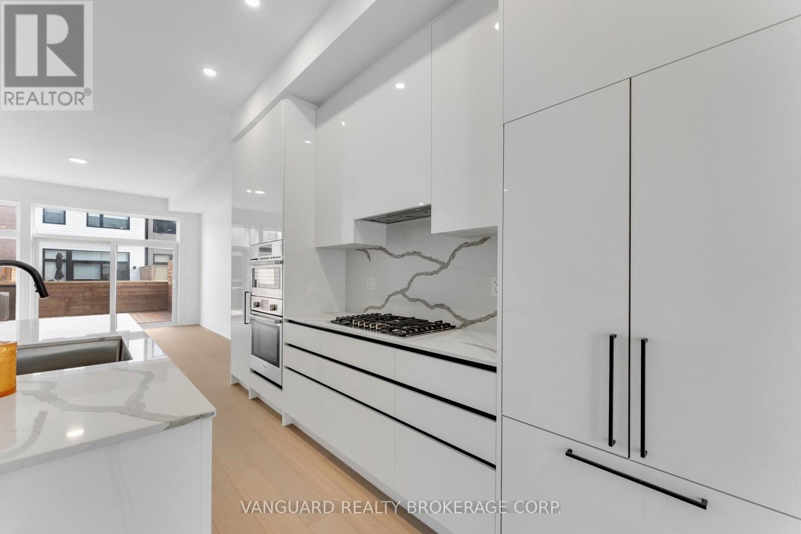 Photo 40 of 21 15 Lou Parsons Way, Mississauga ON