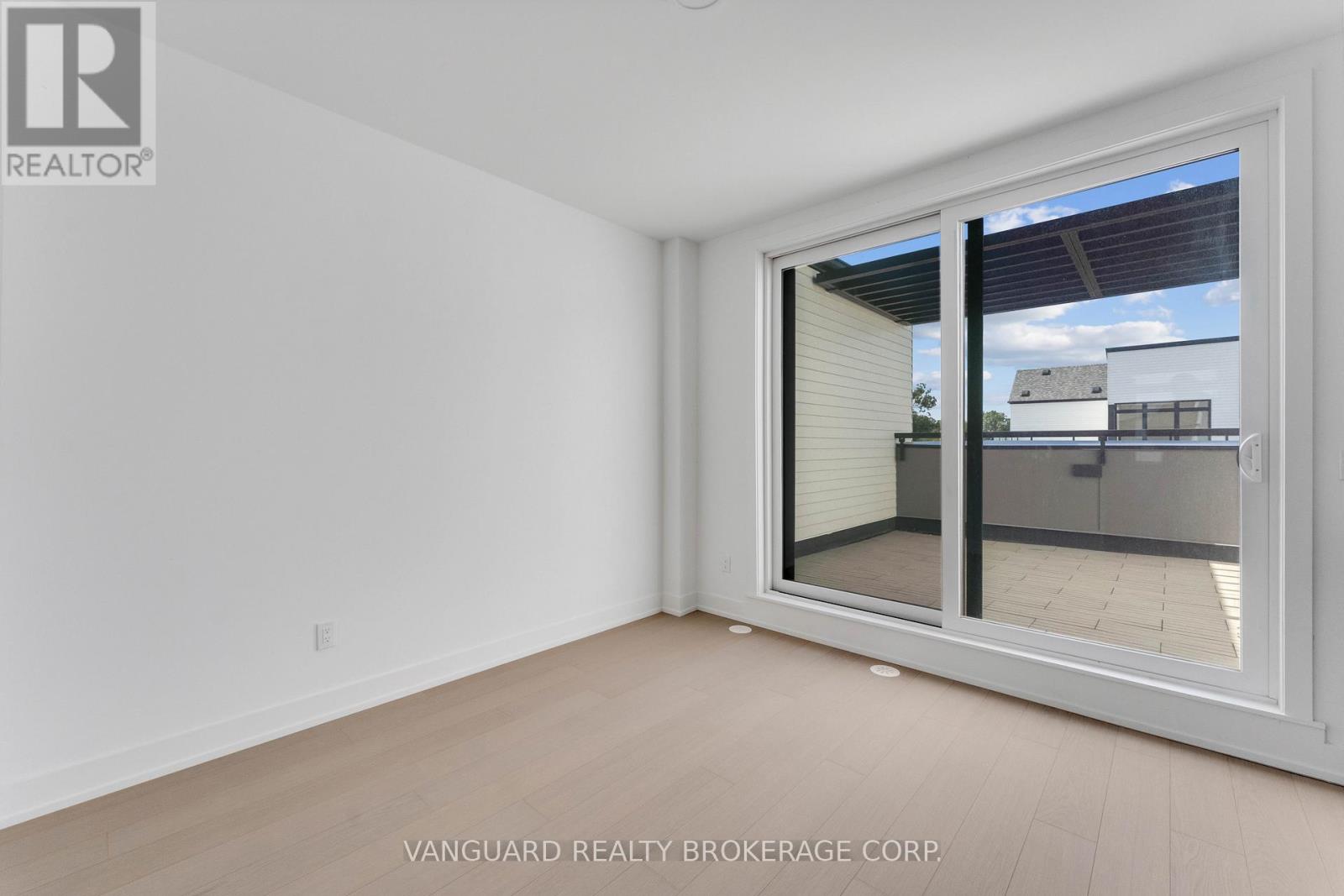Photo 47 of 21 15 Lou Parsons Way, Mississauga ON