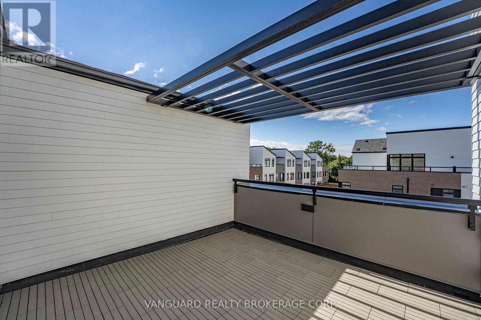 Photo 32 of 21 15 Lou Parsons Way, Mississauga ON