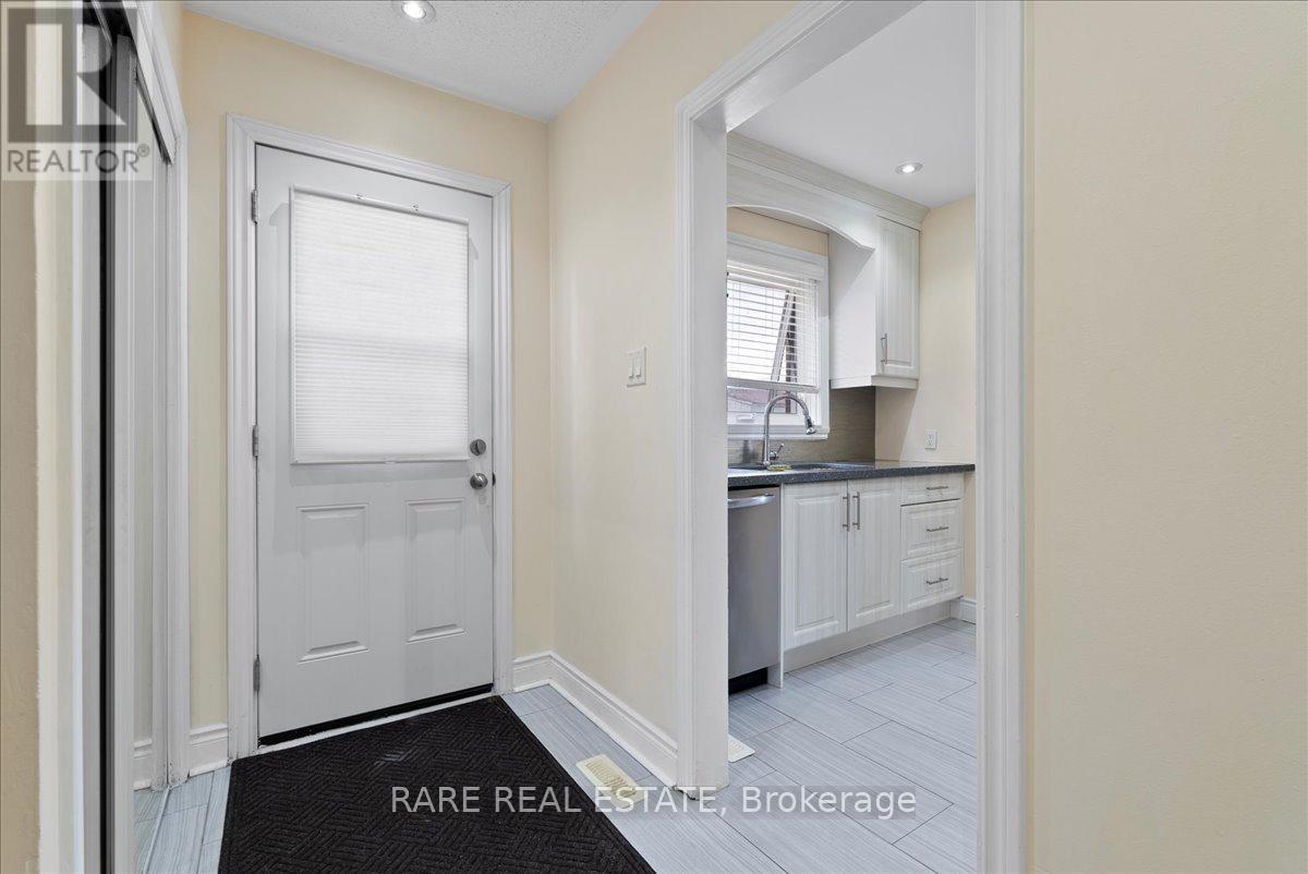 Photo 1 of 148 Town House Crescent, Brampton ON