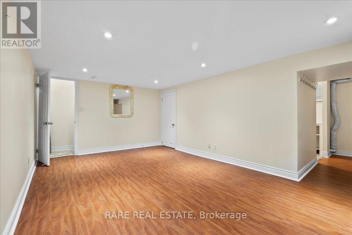 Photo 19 of 148 Town House Crescent, Brampton ON