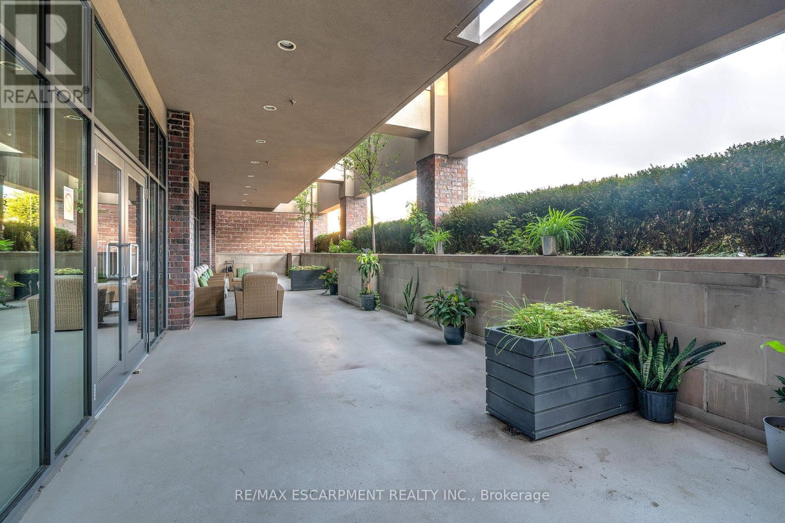 Photo 14 of 505 3563 Lake Shore Boulevard W, Toronto ON