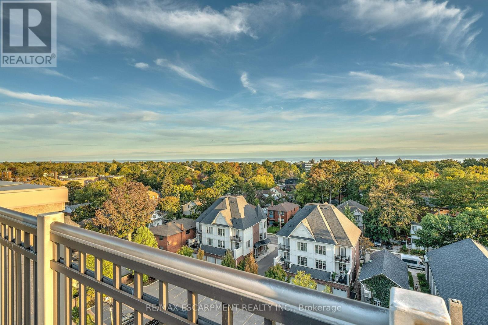 Photo 16 of 505 3563 Lake Shore Boulevard W, Toronto ON