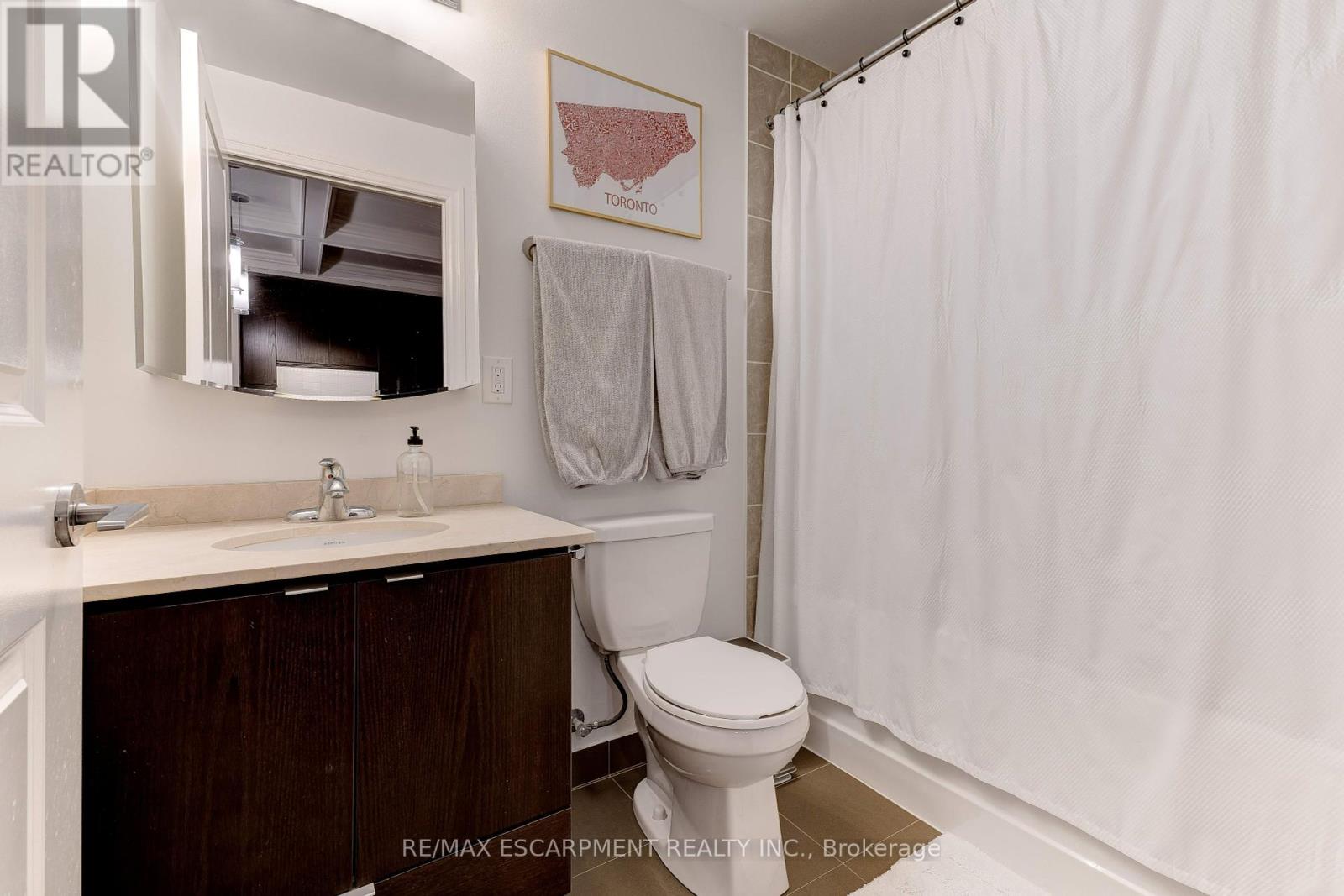 Photo 9 of 505 3563 Lake Shore Boulevard W, Toronto ON