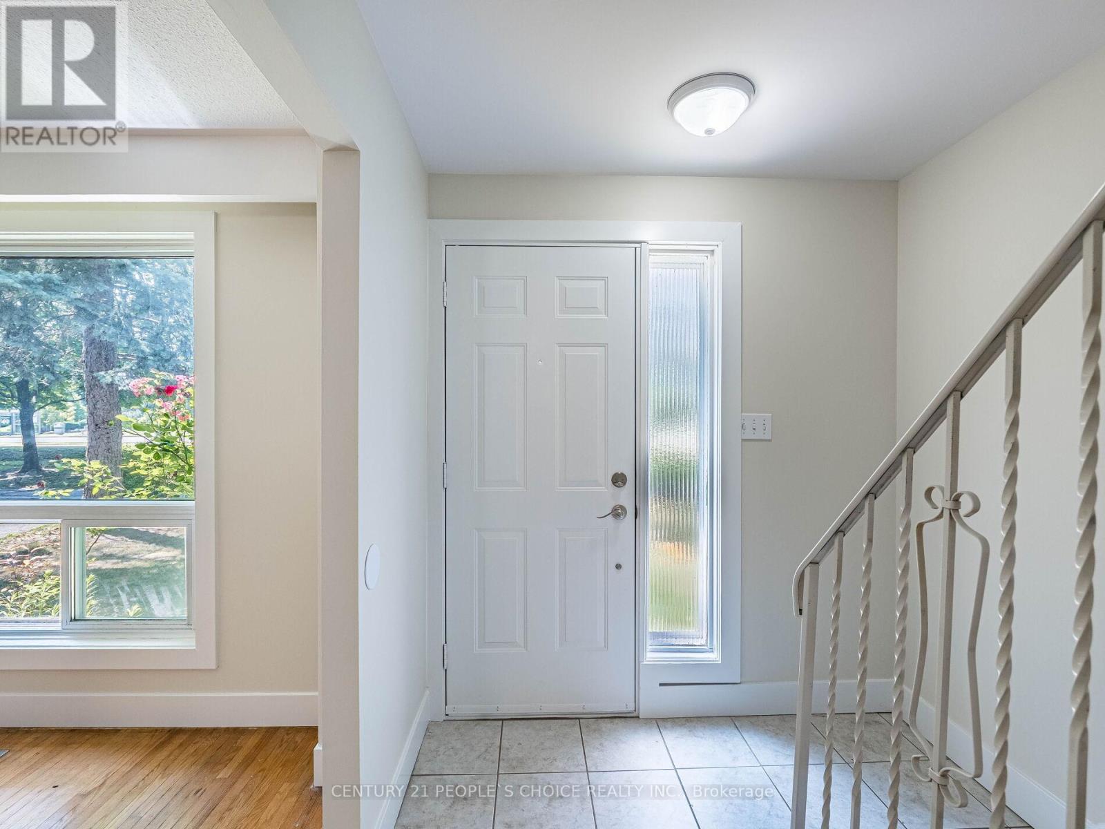 Photo 4 of 16 1720 Albion Road, Toronto ON