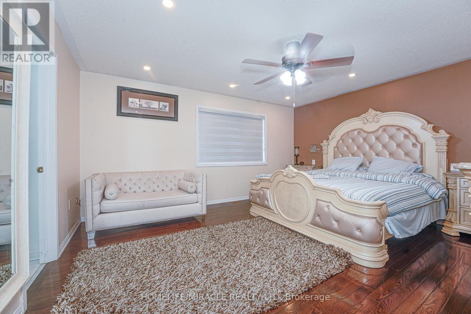 Photo 22 of 28 Bowsfield Drive, Brampton ON