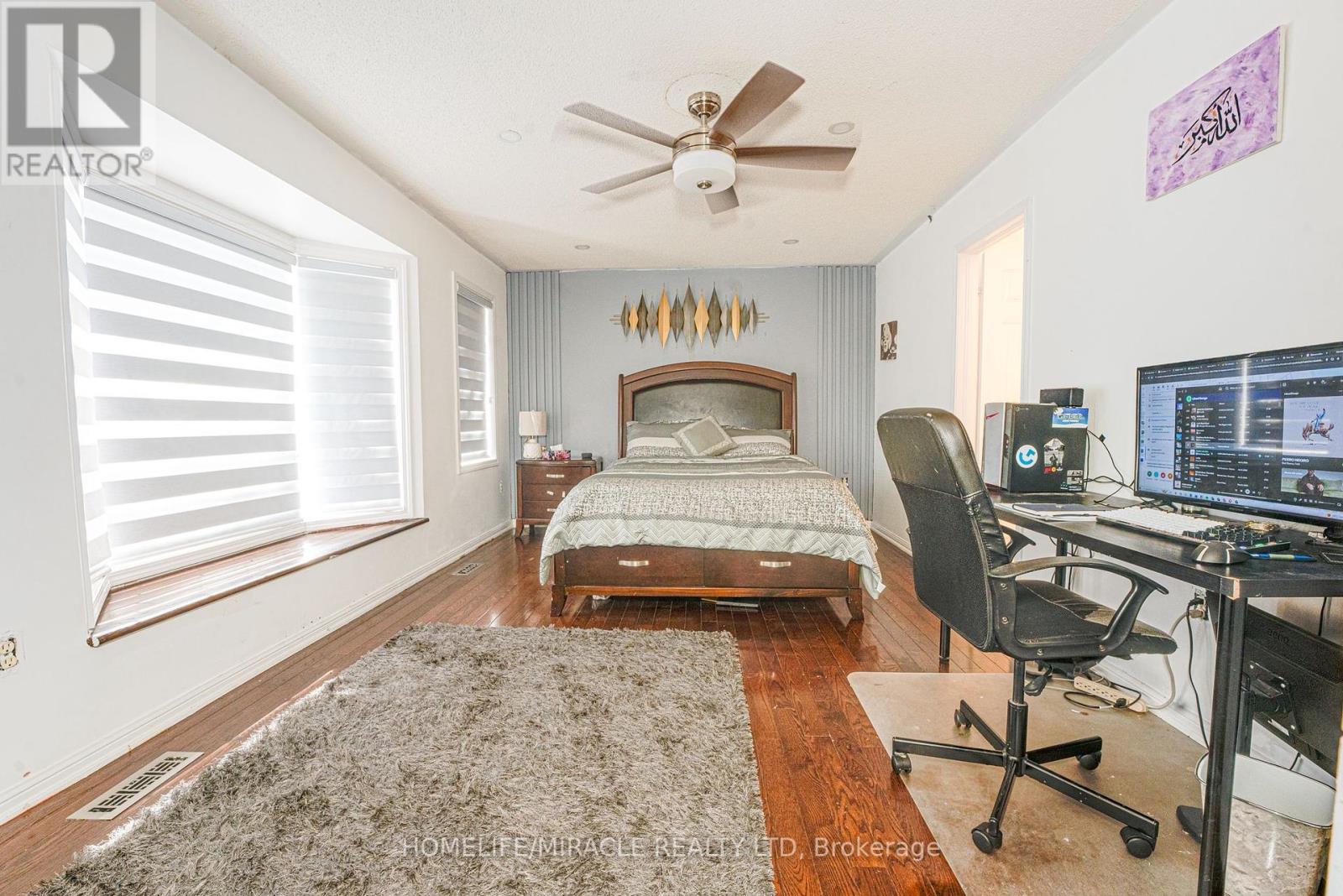 Photo 26 of 28 Bowsfield Drive, Brampton ON