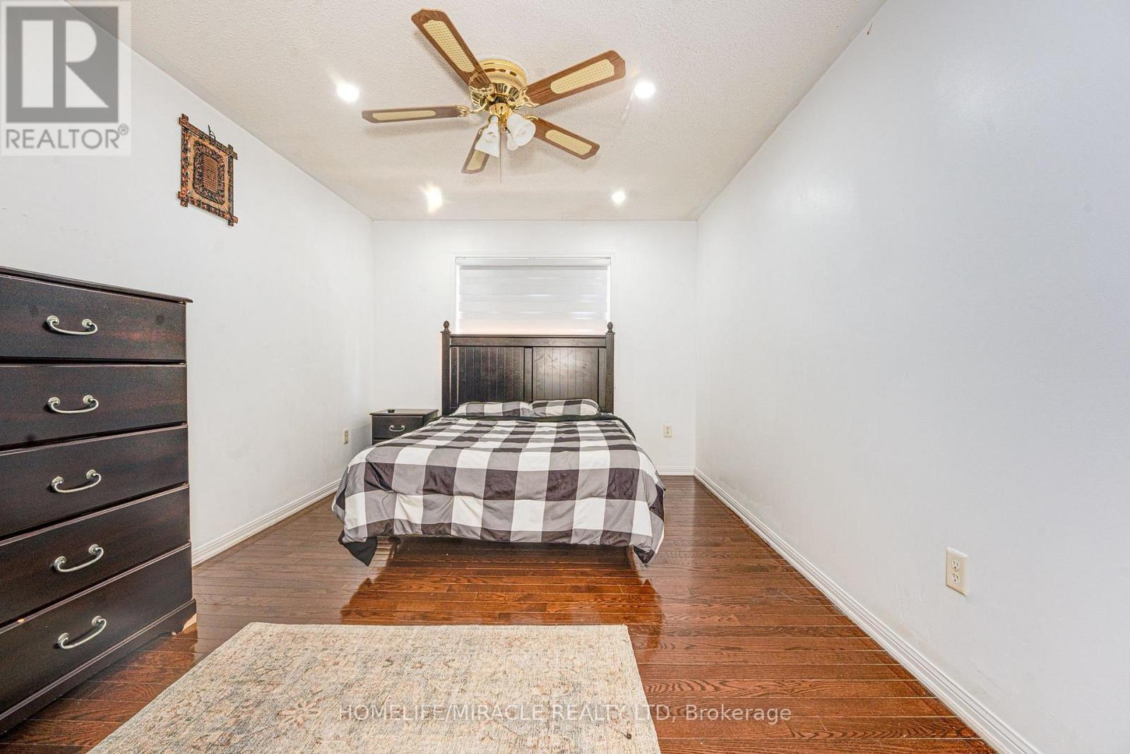 28 BOWSFIELD DRIVE - 27